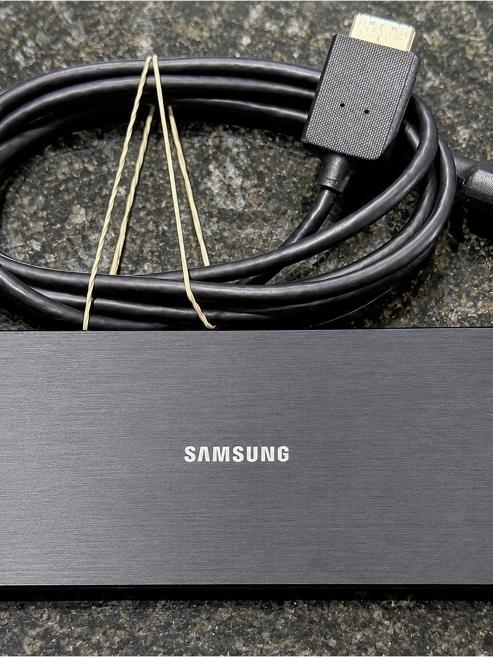 Samsung BN96-35817B One Connect Mini Box w/ OEM Cable Tested